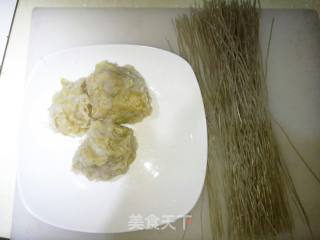东北猪肉酸菜炖粉条的做法步骤：2