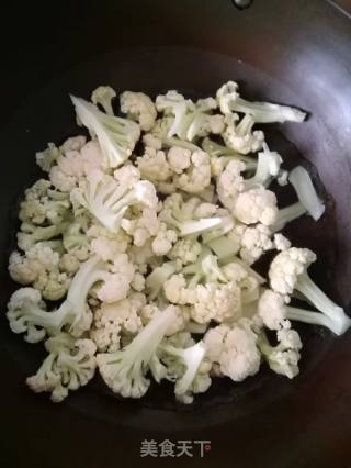 西红柿炒花菜的做法步骤：2