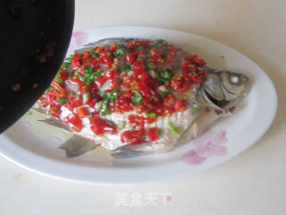 剁椒蒸武昌鱼的做法步骤：8