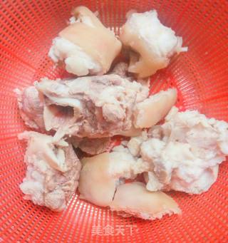 【催乳汤】猪蹄炖青豆的做法步骤：5