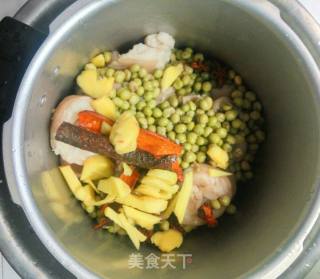 【催乳汤】猪蹄炖青豆的做法步骤：6
