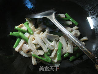 梅豆炒牛肚的做法步骤：3