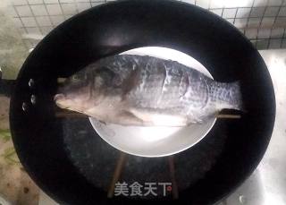 清蒸鲫鱼的做法步骤：2