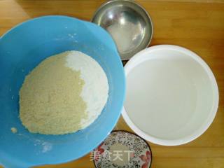 小米发糕的做法步骤：1