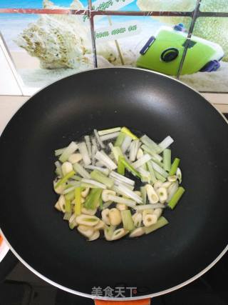 胡萝卜炒青椒丝的做法步骤：5