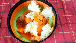 这碗汤和周末好搭噢：木瓜银耳桃胶糖水的做法步骤：4