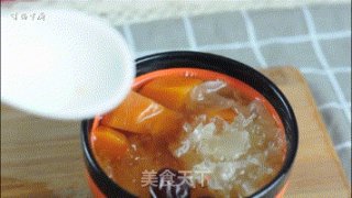这碗汤和周末好搭噢：木瓜银耳桃胶糖水的做法步骤：6