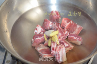 香芋蒸排骨的做法步骤：2