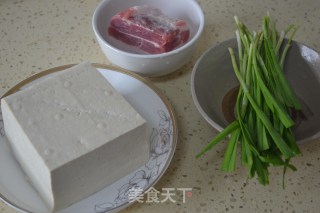 砂锅豆腐的做法步骤：1