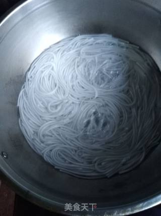 肉炒粉的做法步骤：2