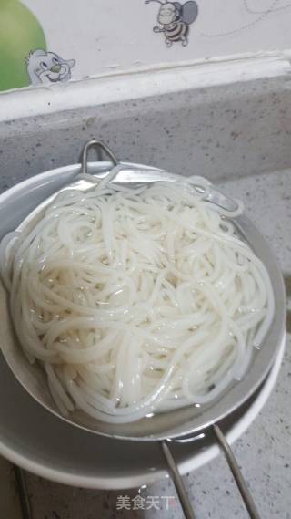 米粉的做法步骤：2