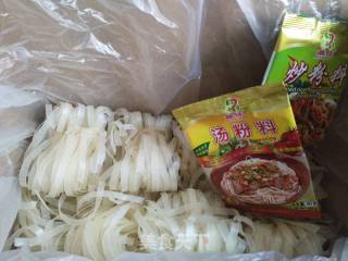 炒河粉的做法步骤：1