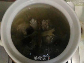 排骨汤的做法步骤：3