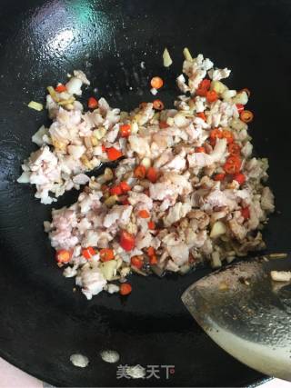 酸菜小笋肉末的做法步骤：4
