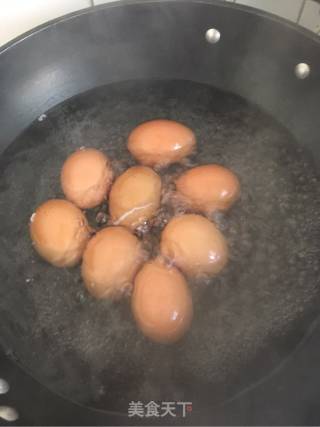 可乐啤酒卤鸡蛋八爪鱼肚的做法步骤：4