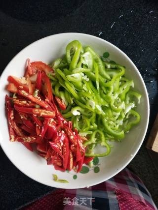 辣椒炒豆腐的做法步骤：2