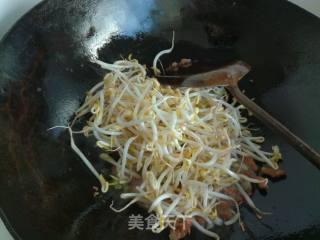 韭黄银芽炒肉丝的做法步骤：7
