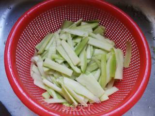 芥兰炒肉片的做法步骤：3