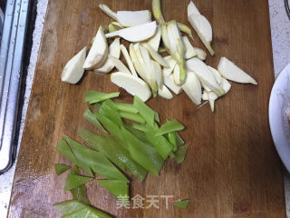 茨菇莴笋炒肉片的做法步骤：3