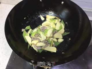 茨菇莴笋炒肉片的做法步骤：7