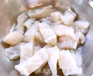#秋季滋阴润肺#滑溜龙利鱼块的做法步骤：2