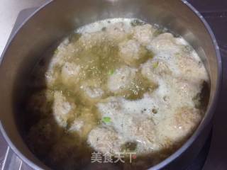 润肺养生萝卜肉丸汤的做法步骤：3