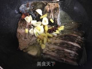 红烧鲢鱼的做法步骤：4
