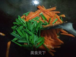 大蒜炒胡萝卜的做法步骤：3