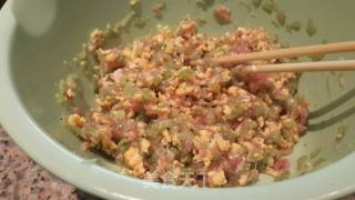 青笋鲜肉饺的做法步骤：7