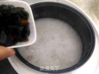 皮蛋瘦肉粥的做法步骤：5