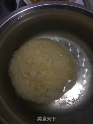 秋季滋阴润肺—银耳润肺汤的做法步骤：2