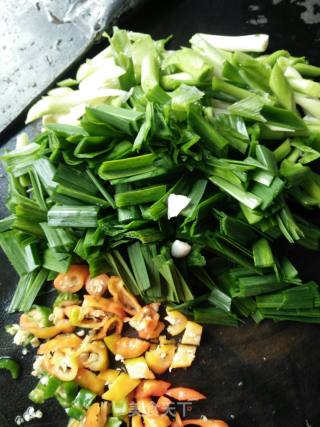 大蒜炒肉片的做法步骤：2