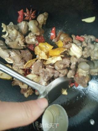 羊肉萝卜煲的做法步骤：5