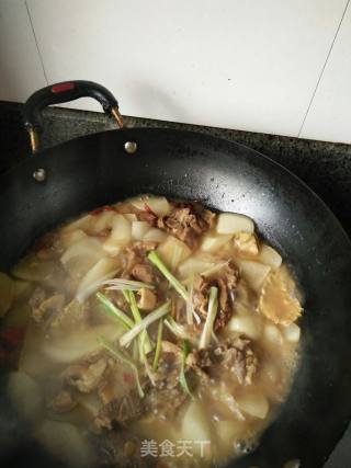 羊肉萝卜煲的做法步骤：10