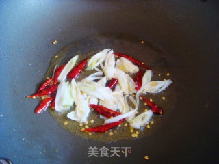 青椒炒肉丁的做法步骤：9