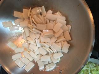 黄芽菜肉丝炒年糕的做法步骤：6