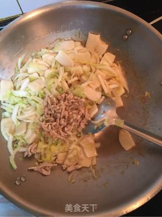 黄芽菜肉丝炒年糕的做法步骤：10