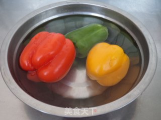 彩椒黑木耳的做法步骤：2