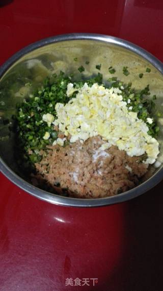 韭菜鸡蛋虾仁馅饼的做法步骤：7