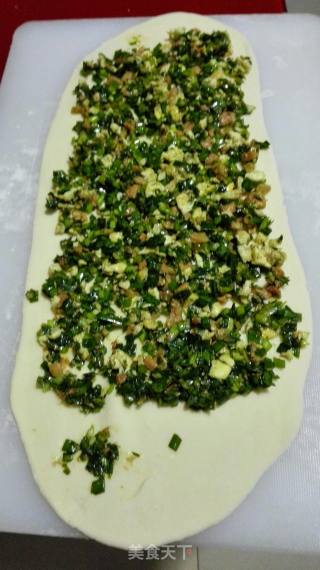 韭菜鸡蛋虾仁馅饼的做法步骤：10