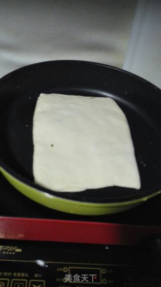 韭菜鸡蛋虾仁馅饼的做法步骤：13