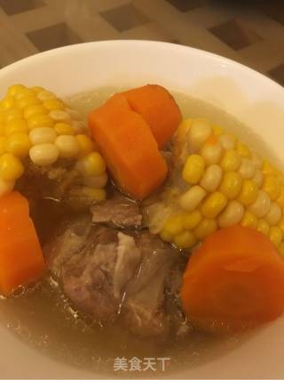 胡萝卜玉米排骨汤的做法步骤：5