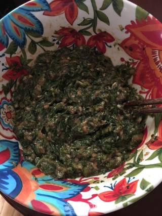 荠菜饺子的做法步骤：1
