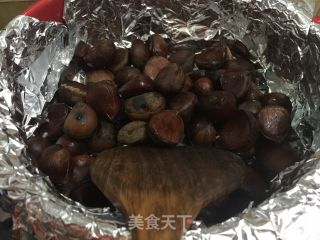 坤博砂锅烤板栗的做法步骤：9