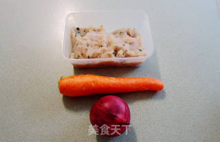 鱼丸炒红萝卜的做法步骤：1