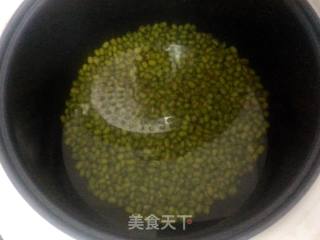南瓜绿豆粥的做法步骤：2