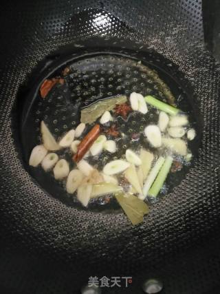 东北炖酸菜的做法步骤：6