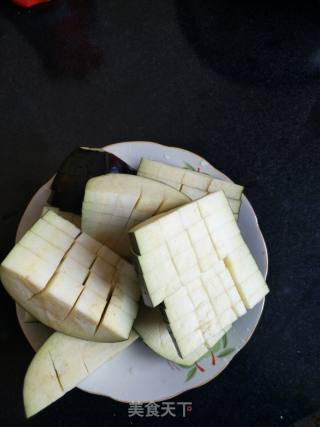 茄子肉末的做法步骤：1