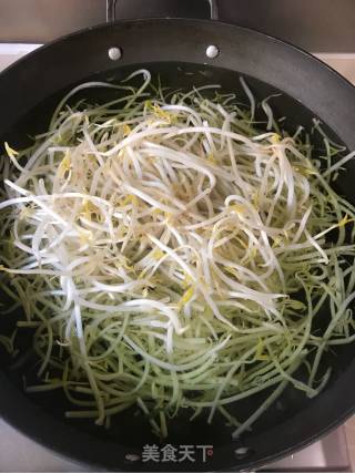 正宗老北京炸酱面的做法步骤：3