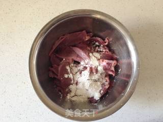 桂圆红枣猪心汤的做法步骤：4